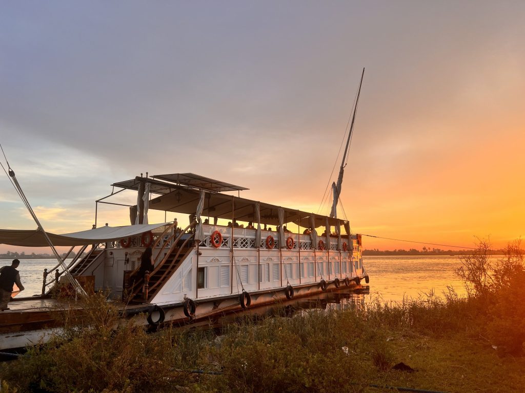 Les berges verdoyantes du Nil depuis la dahabieh