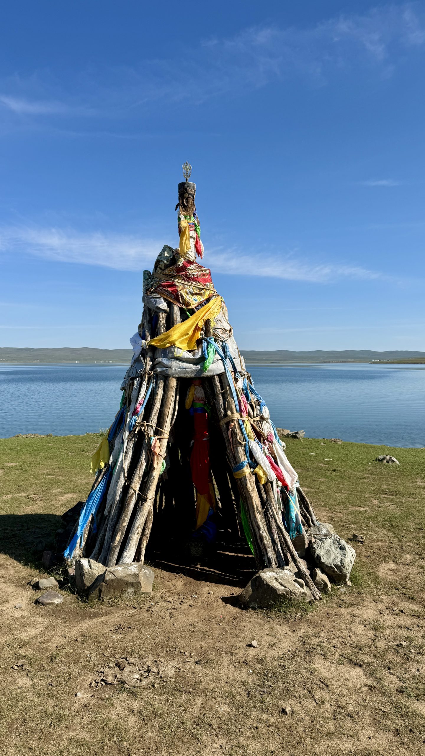 Campement nomade et yourtes dans la steppe mongole